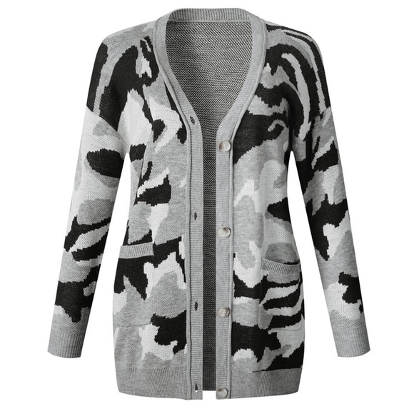 CLEARANCE Gray Camouflage Button Front Knit Cardigan - Picture 5 of 7